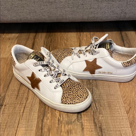 White and Brown Star Sneakers - Picture 1 of 1